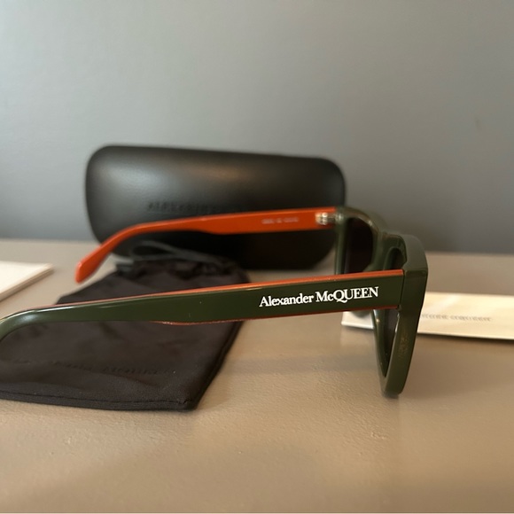 NWOT. Alexander McQueen sunglasses. - Picture 3 of 6
